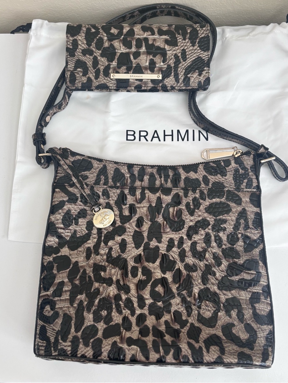 Brahmin Katie Crossbody Snow Leopard Leather Messenger Bag  with Ady Wallet EUC - Picture 3 of 9